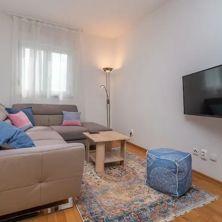 2bedroom Marina With A View Апартаменты *
