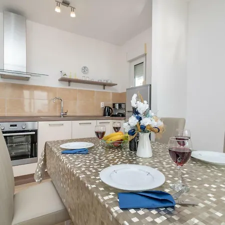 Апартаменты 2bedroom Marina With A View Трогир