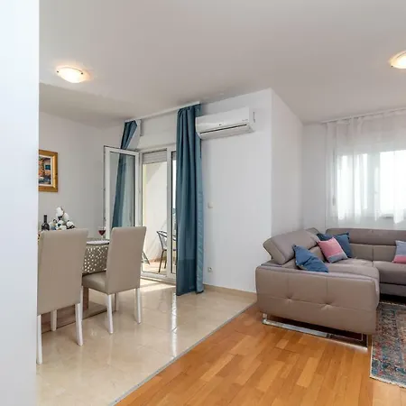דירה 2bedroom Marina With A View טרוגיר