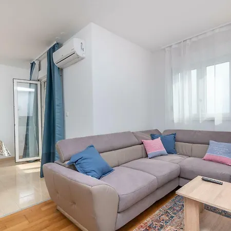 דירה 2bedroom Marina With A View טרוגיר