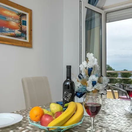2bedroom Marina With A View טרוגיר