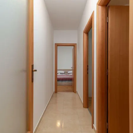 2bedroom Marina With A View דירה טרוגיר